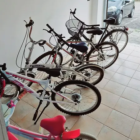 La Casa Dei Desideri, 5 Minuti Dal Mare, 5 Biciclette Incluse بيت للعطل